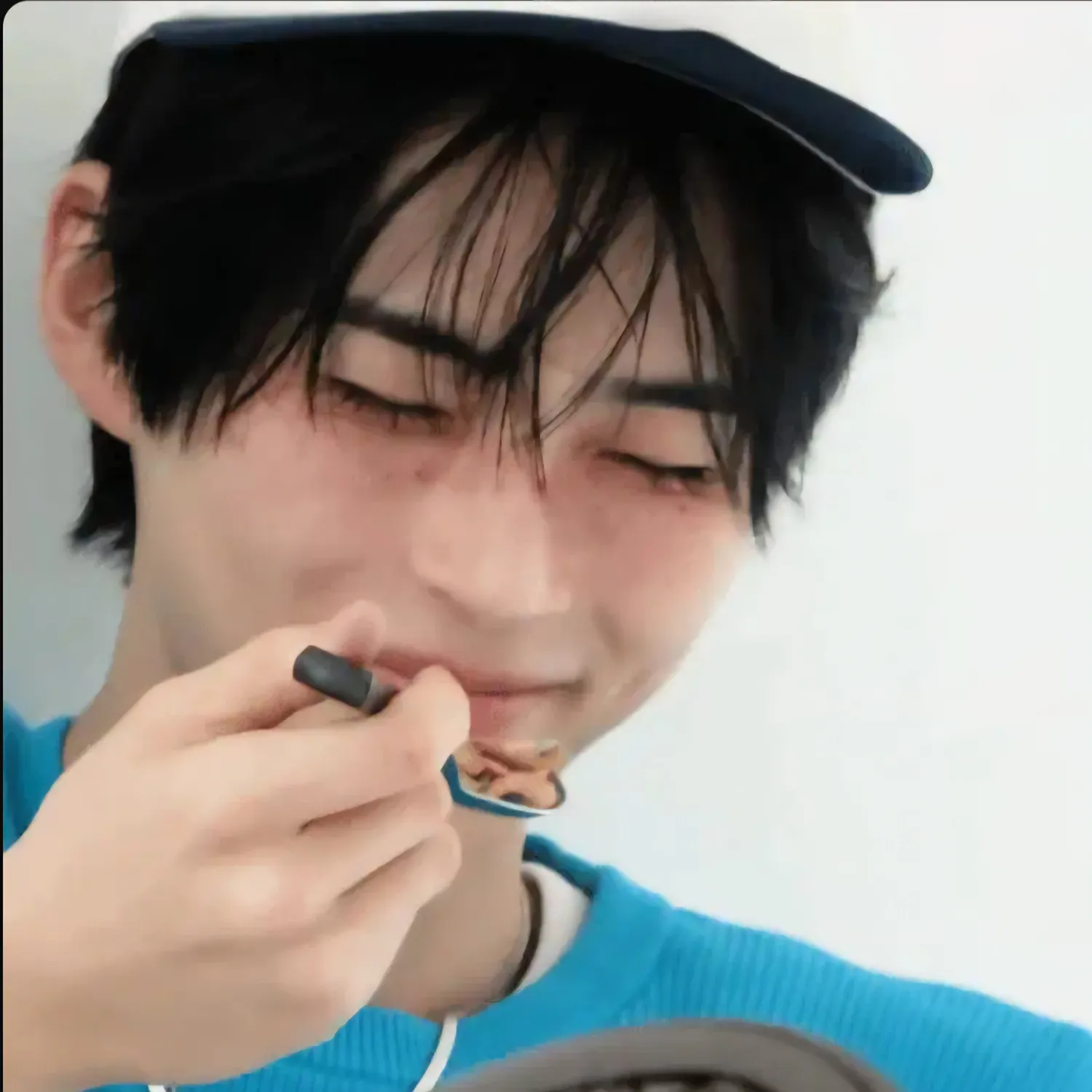 Behind-the-scenes cut of Sung Hanbin (ZEROBASEONE)