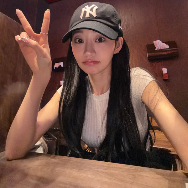 今天在最愛偶像中閃耀的Julie (KISS OF LIFE)代表照片