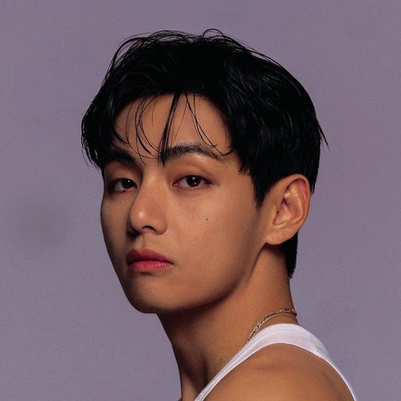 Latest photo of V (BTS)