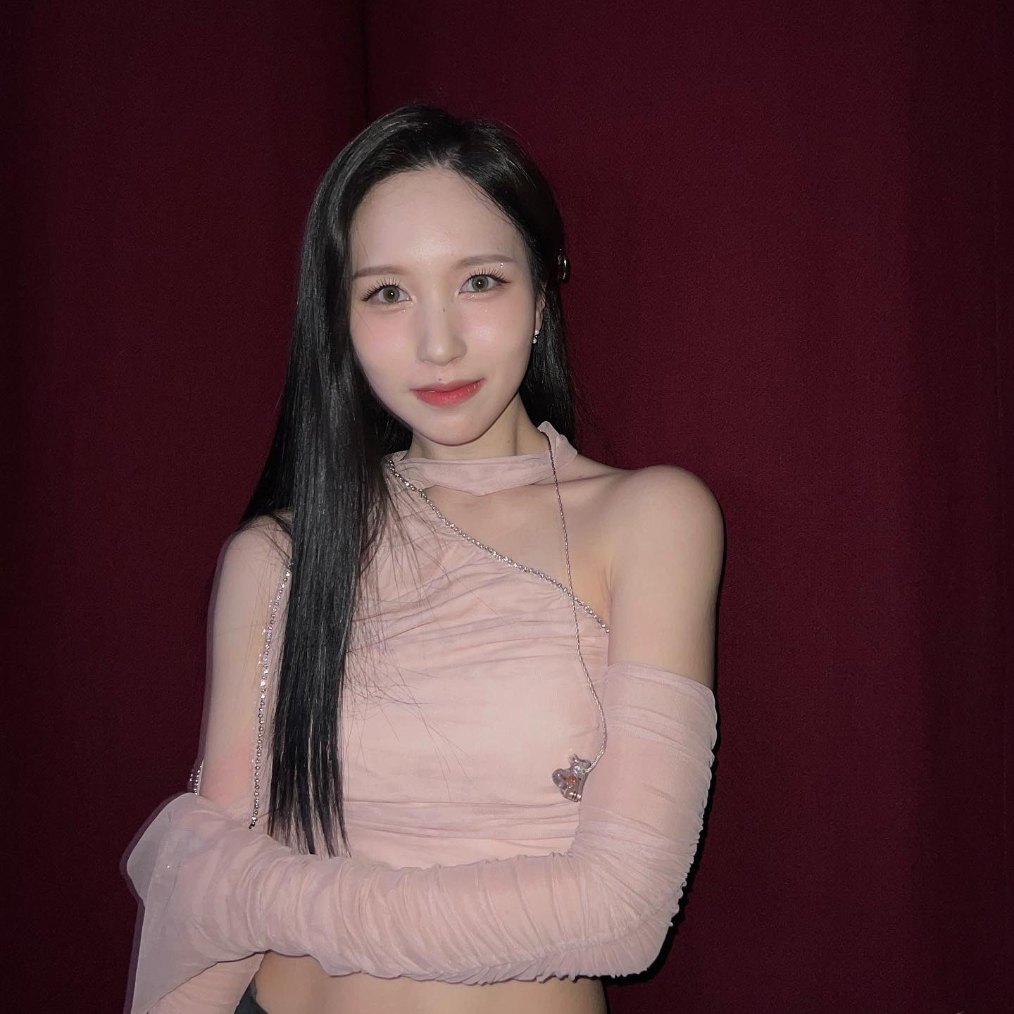 Momen yang diabadikan oleh penggemar Mina (TWICE)