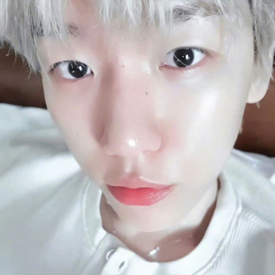 Foto aktivitas terbaru Baekhyun (EXO)
