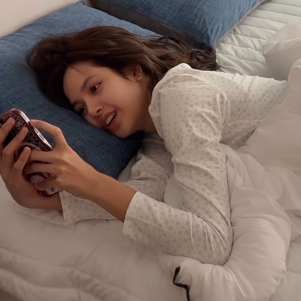 A moment captured by Lisa (BLACKPINK)'s fan