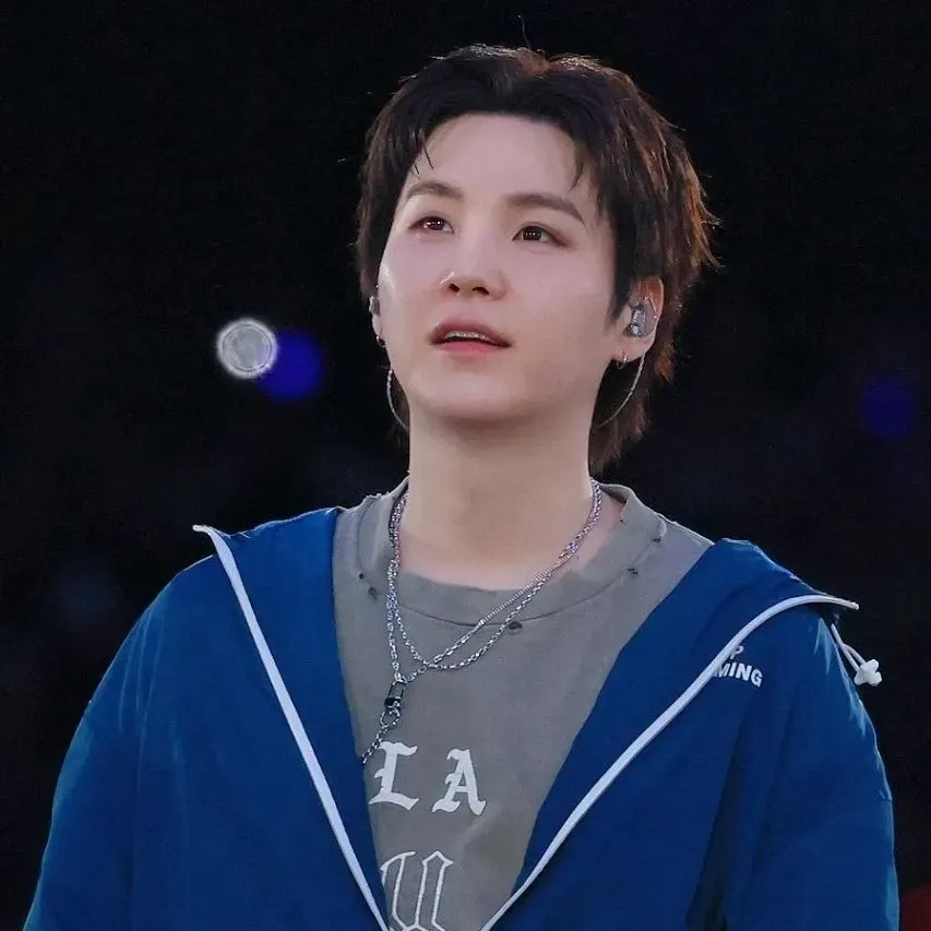 Potret di balik layar SUGA (BTS)