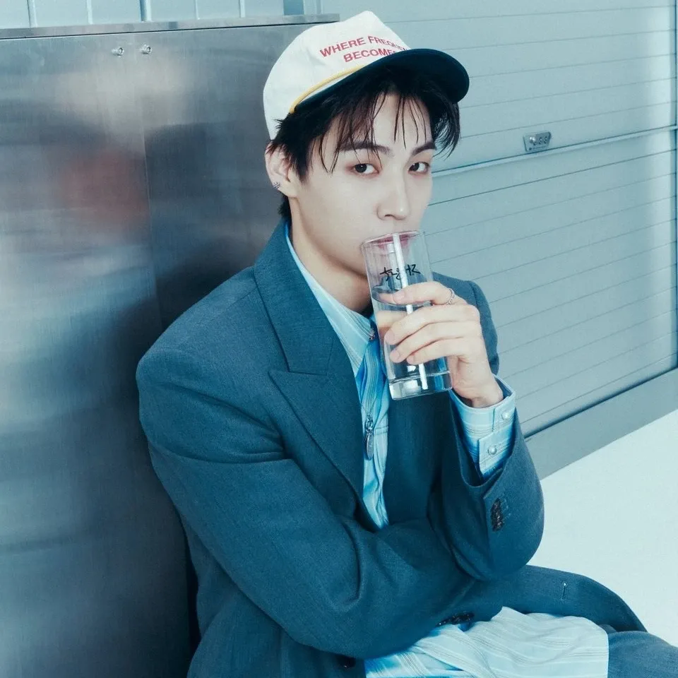 Behind-the-scenes cut of JAY B (GOT7)