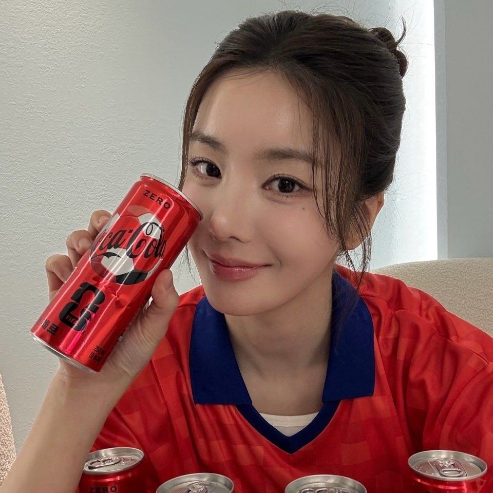 Behind-the-scenes cut of Kwon Eunbi