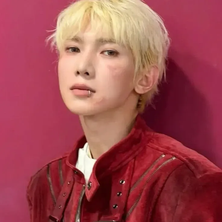 Recent activity shot of Yeosang (ATEEZ)