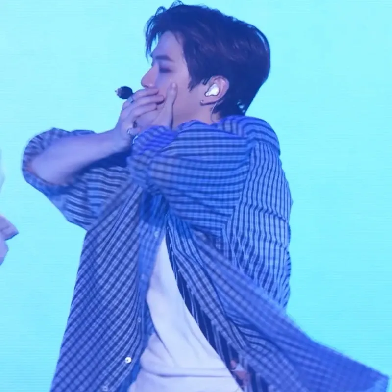 강다니엘의 비하인드 컷