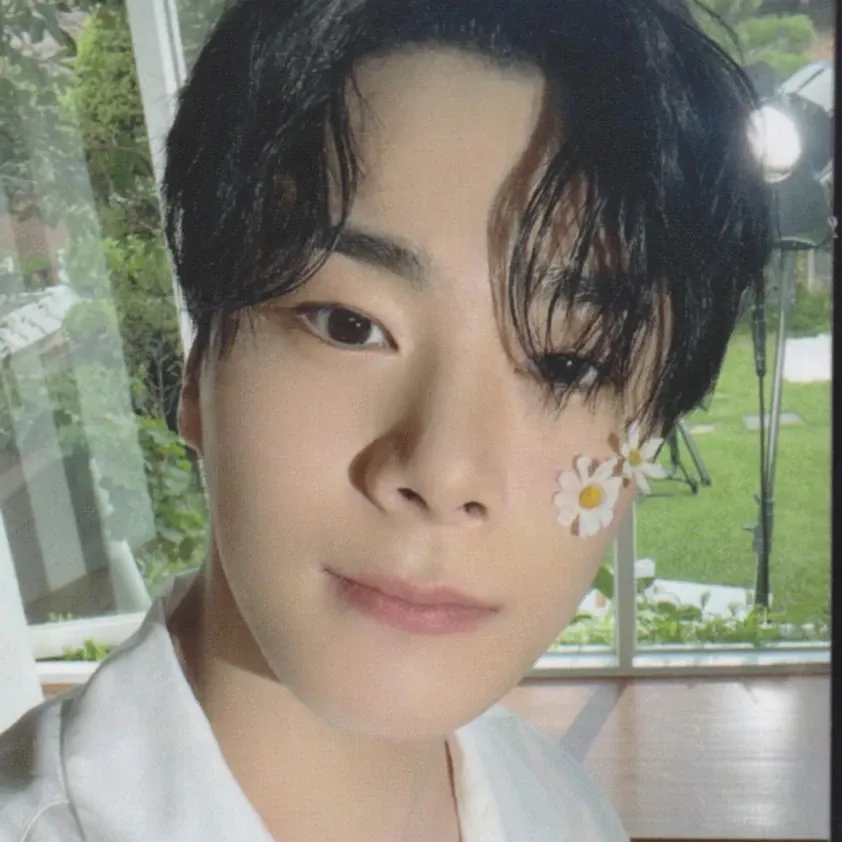 Latest photo of Moonbin (ASTRO)