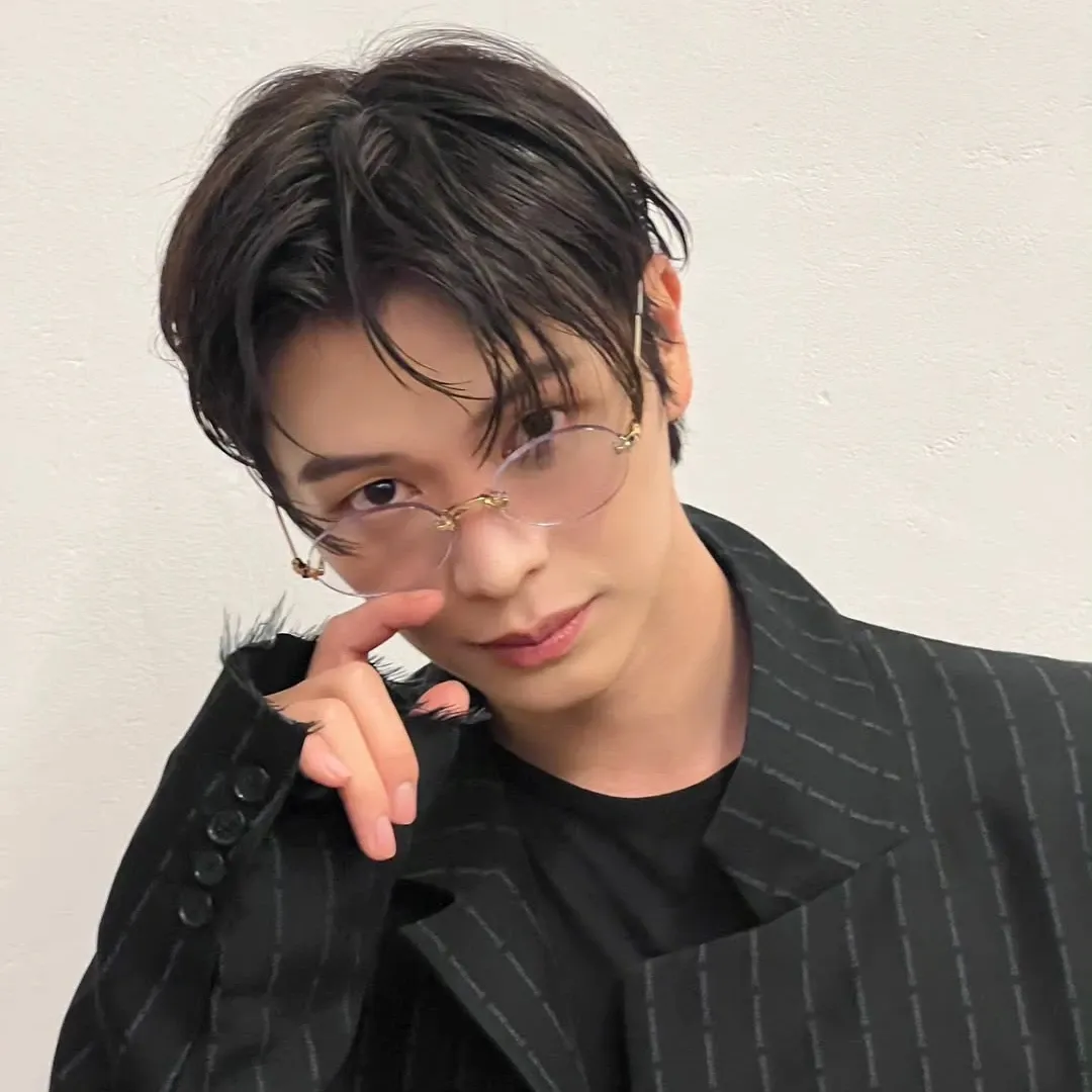 Latest photo of Yook Sungjae (BTOB)