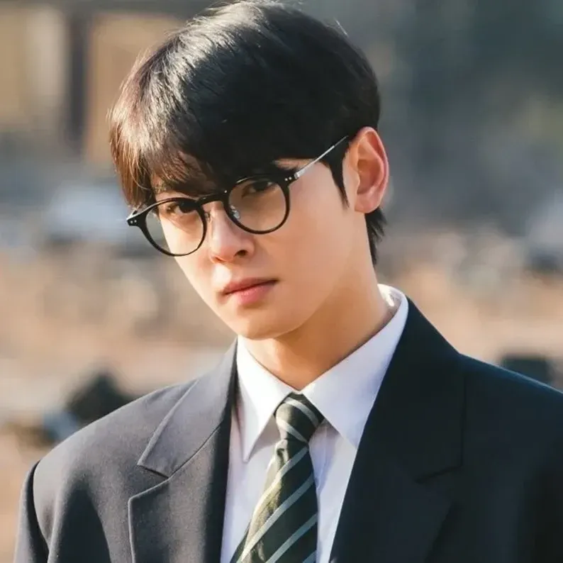 Latest photo of Eunwoo (ASTRO)