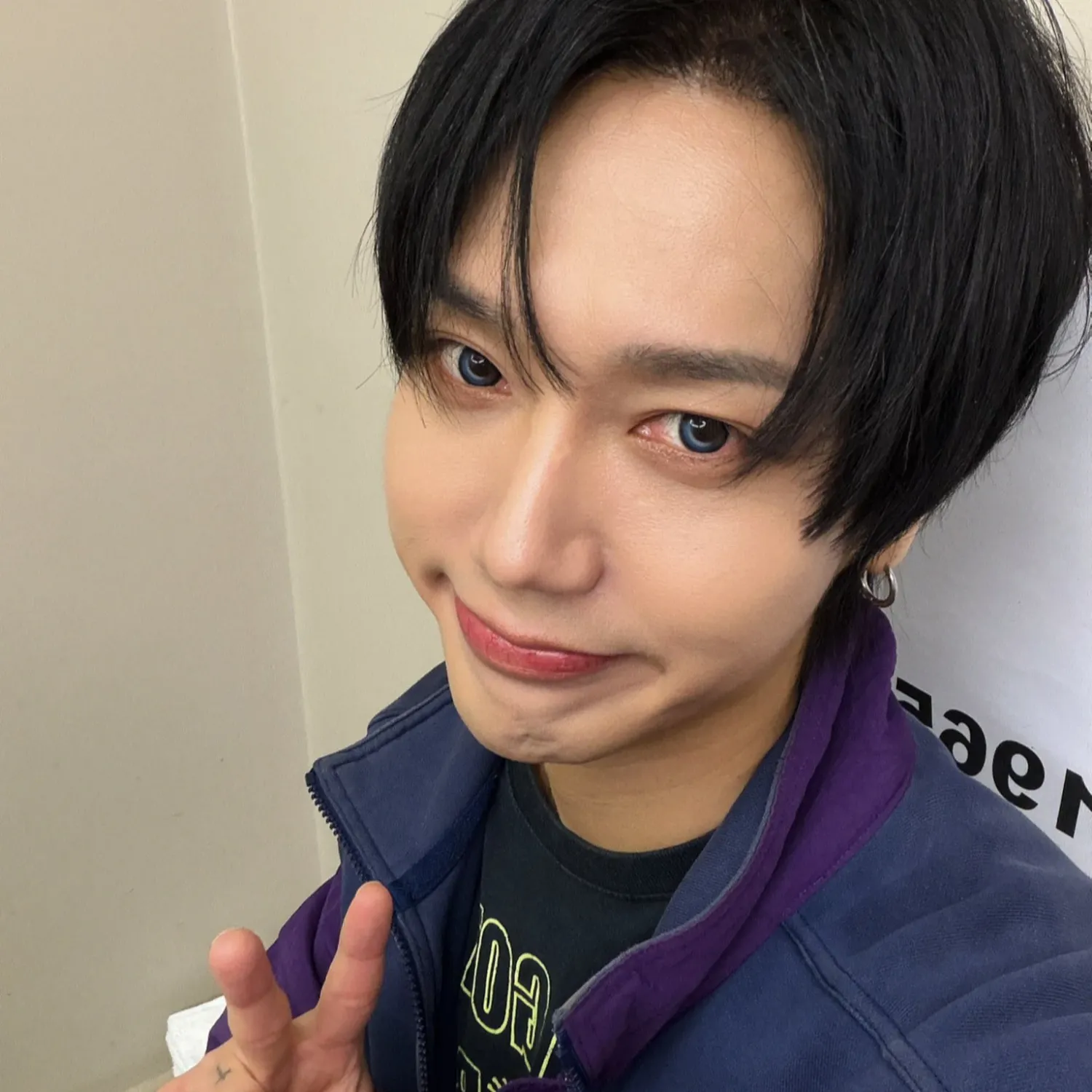 Behind-the-scenes cut of Super Junior