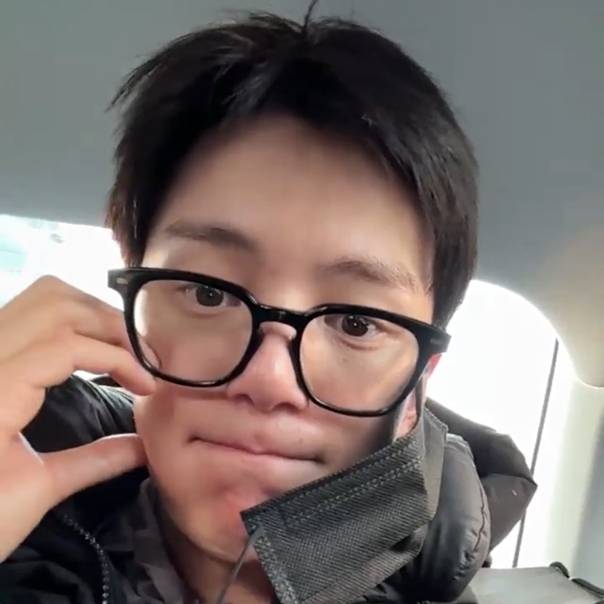 Momen yang diabadikan oleh penggemar Minhyuk (MONSTA X)