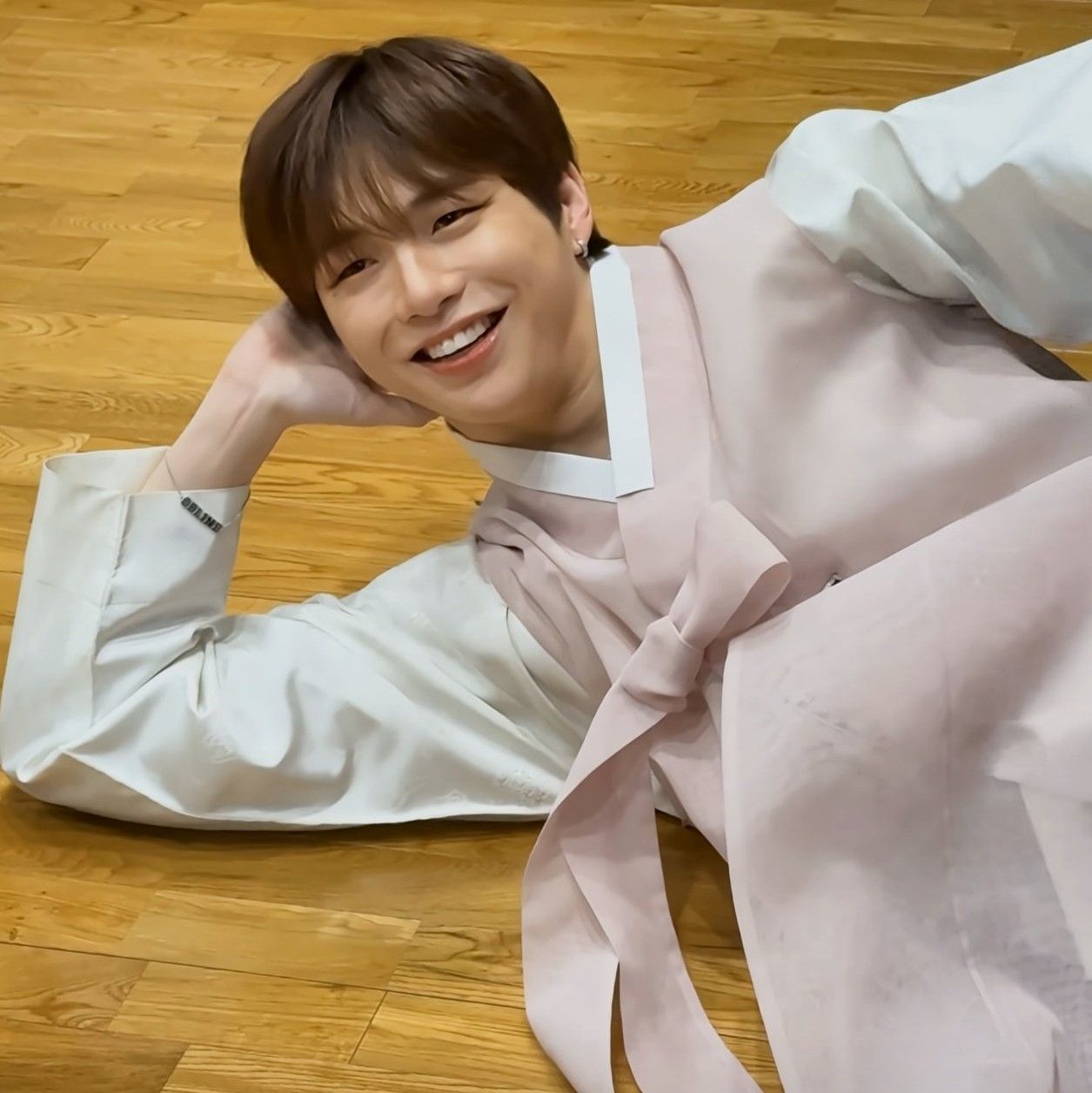 Latest photo of Kang Daniel