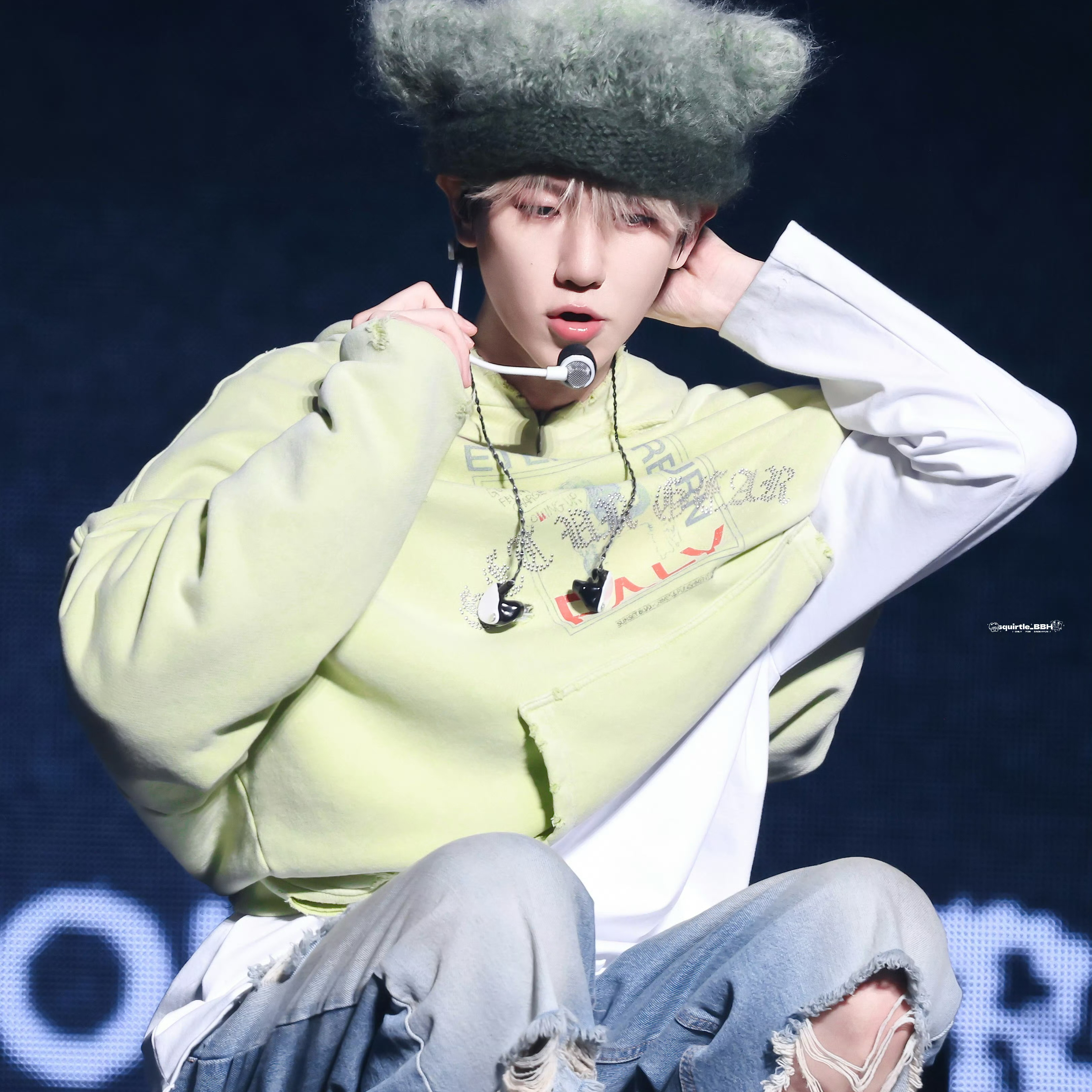 백현 (EXO)의 비하인드 컷