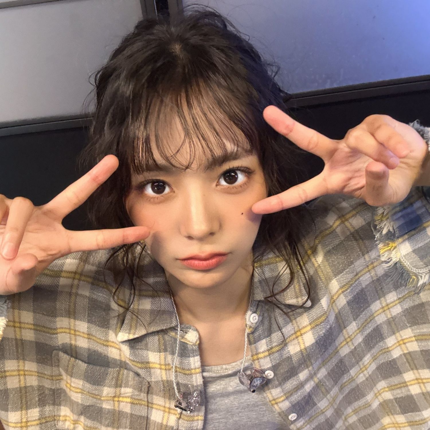 Recent activity shot of Siyeon (QWER)