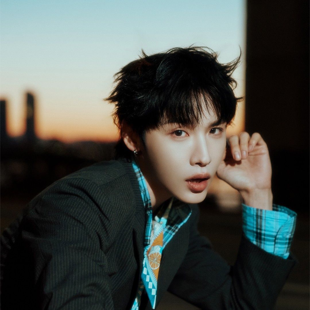 A moment captured by Jeon Woong (AB6IX)'s fan