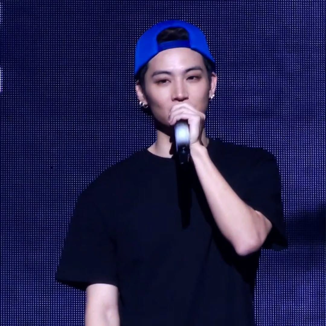 Latest photo of JAY B (GOT7)