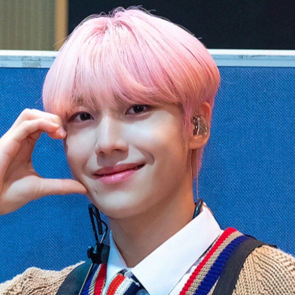 Recent activity shot of Lee Eunsang (YOUNITE)