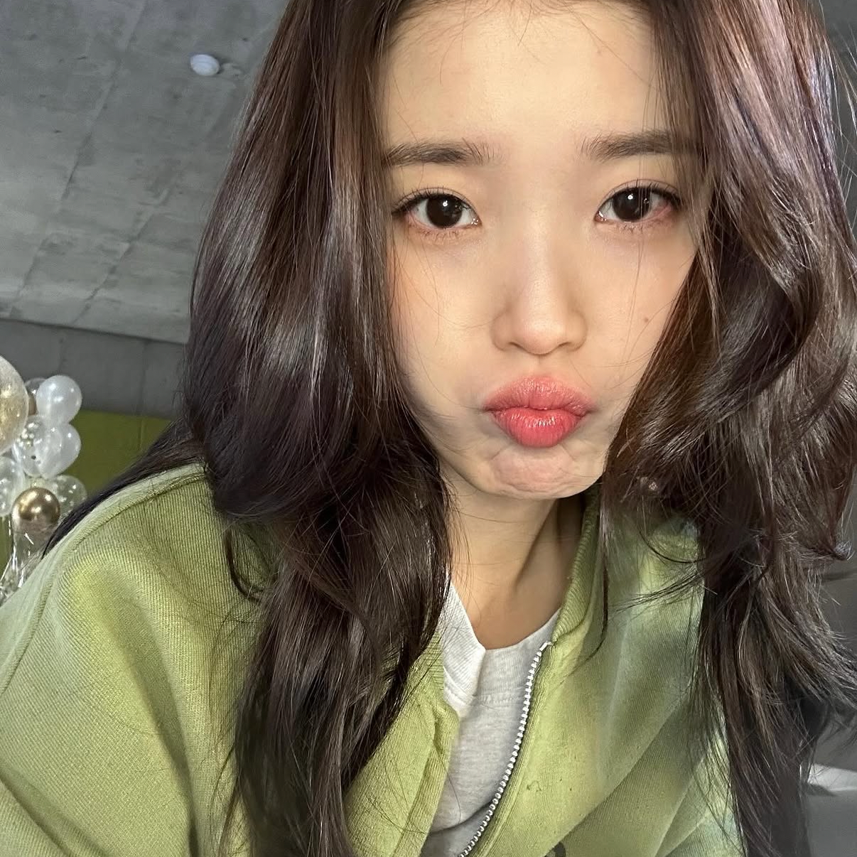 Foto aktivitas terbaru IU