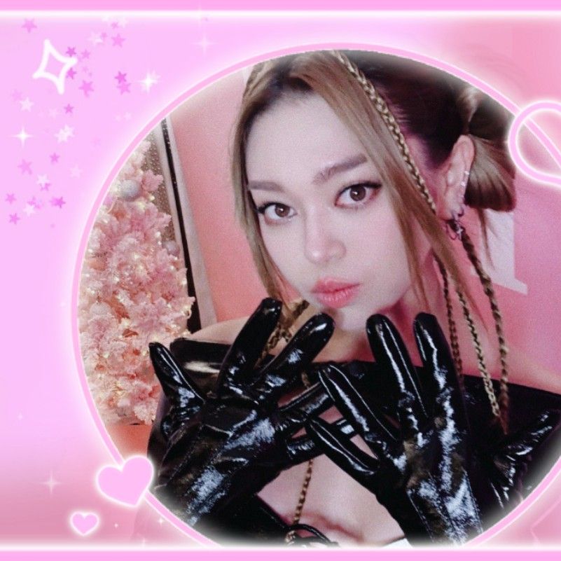 A moment captured by AleXa's fan