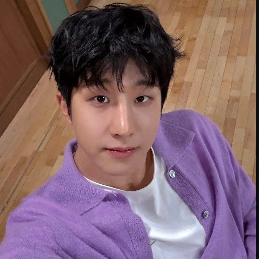 Latest photo of Jinjin (ASTRO)