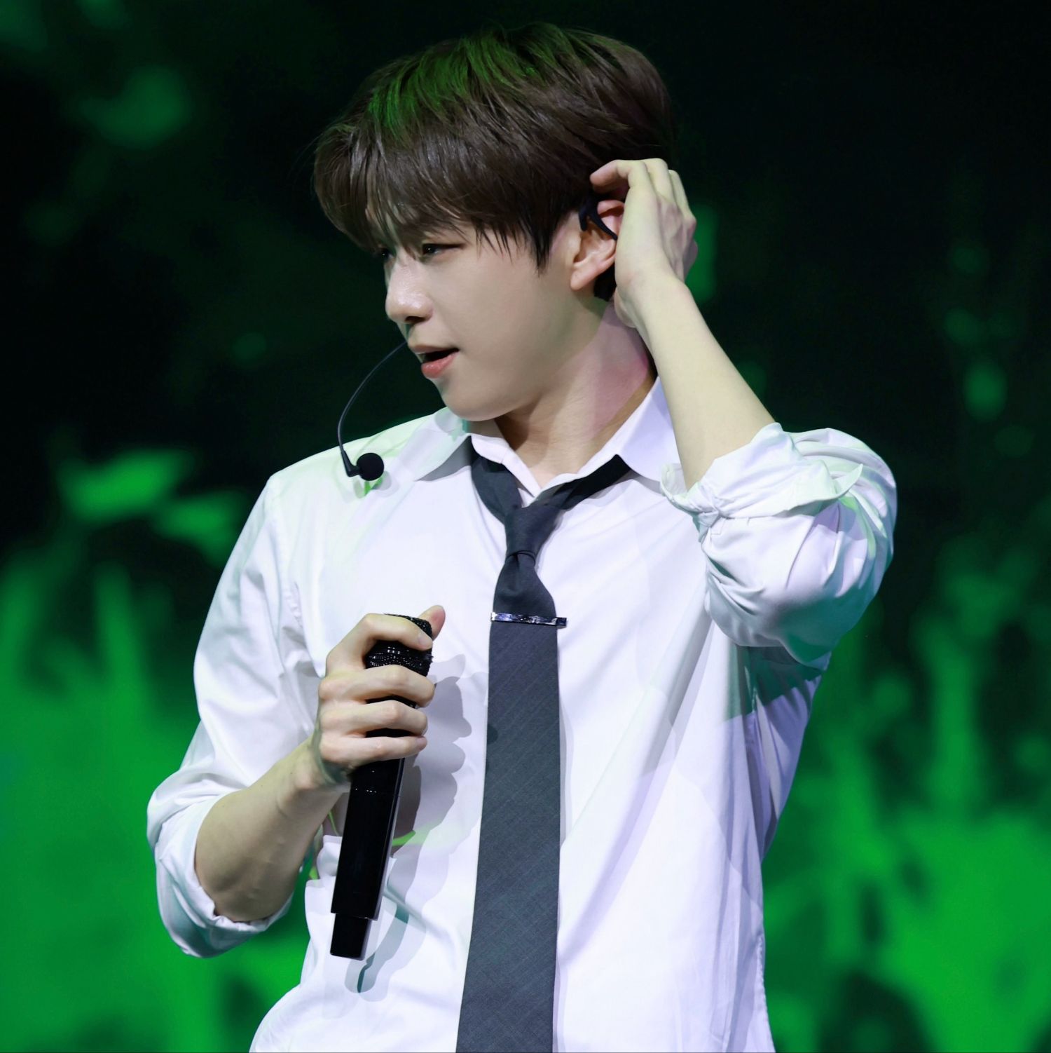 강다니엘의 최신 사진