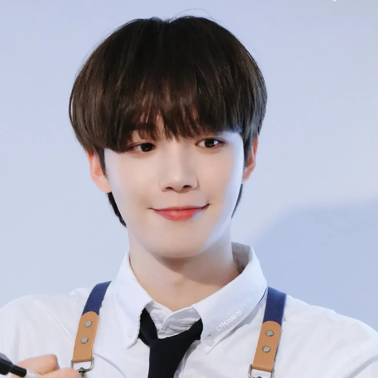 Behind-the-scenes cut of Lim Youngmin