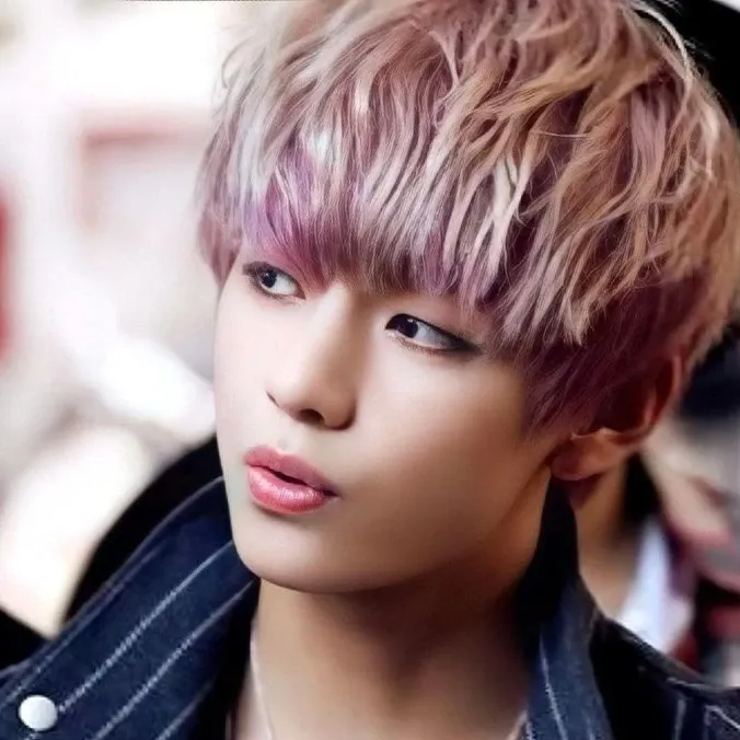 Recent activity shot of V (BTS)