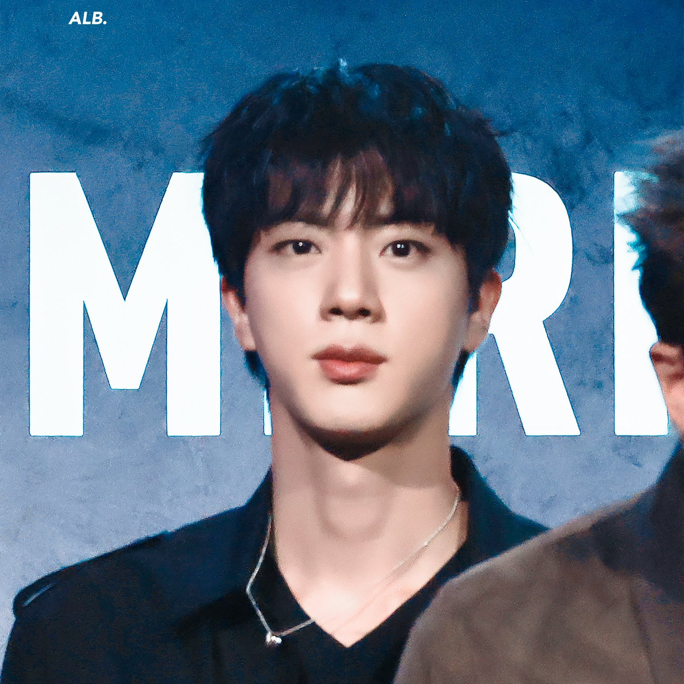 Foto aktivitas terbaru Jin (BTS)