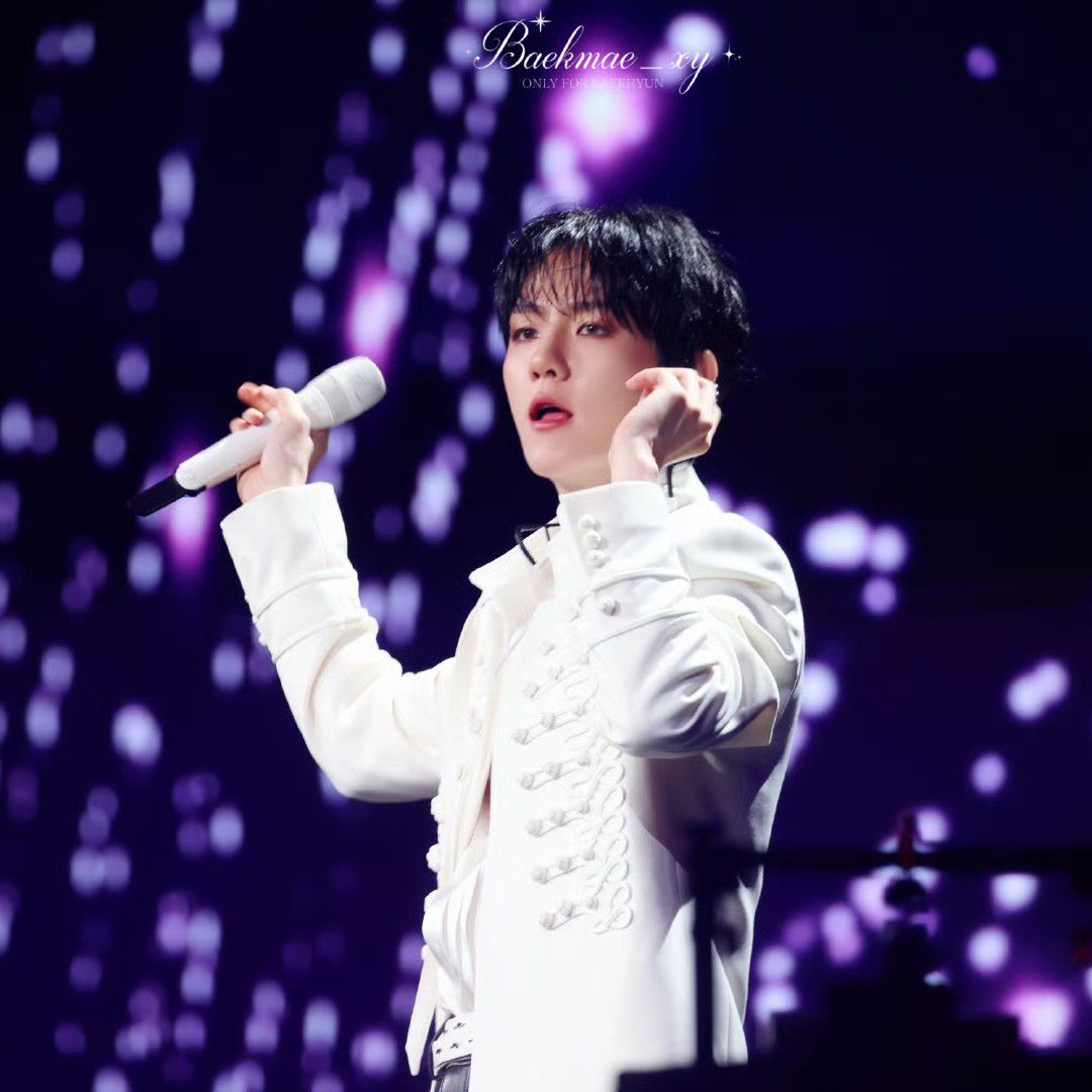 Foto aktivitas terbaru Baekhyun (EXO)
