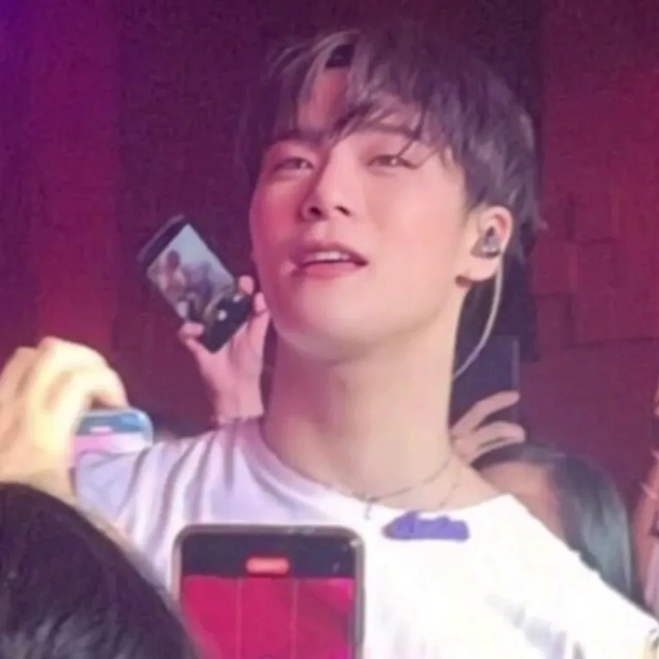 Behind-the-scenes cut of Moonbin (ASTRO)