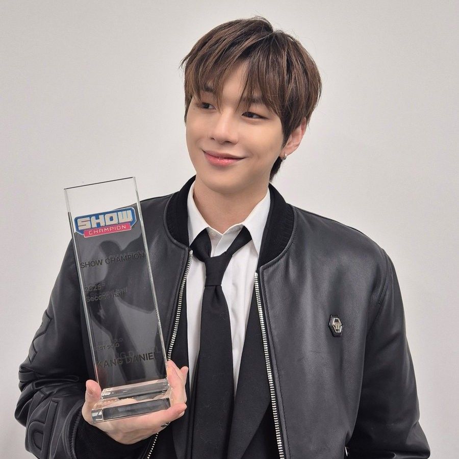 강다니엘의 비하인드 컷