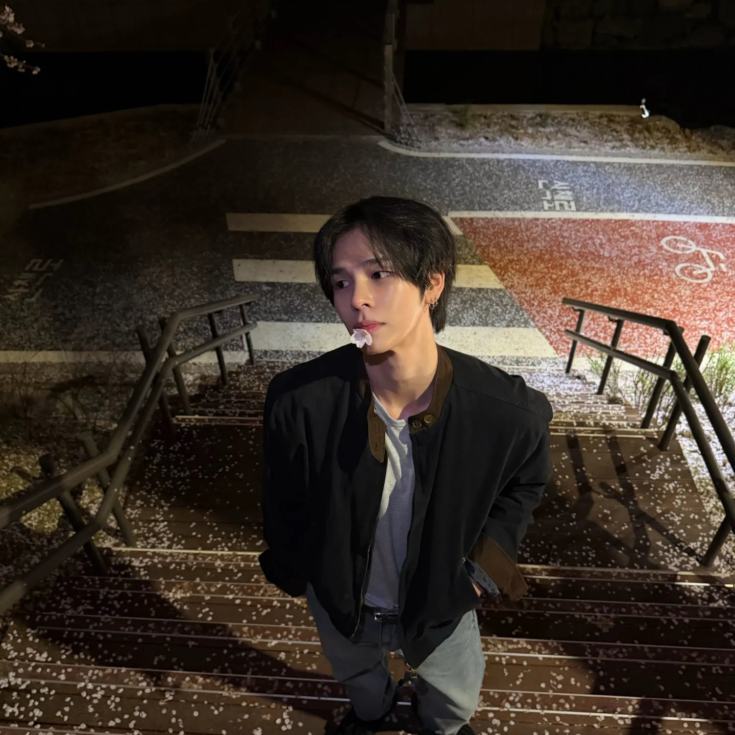 Recent activity shot of Serim (CRAVITY)