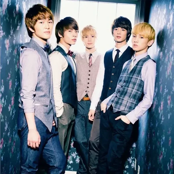 投票で選ばれたSHINeeの人気プロフィール画像