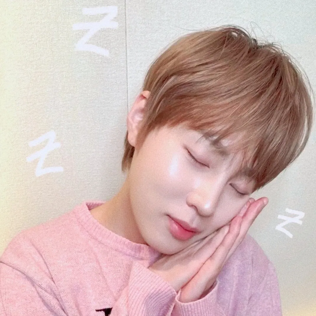 A moment captured by Ha Sungwoon's fan