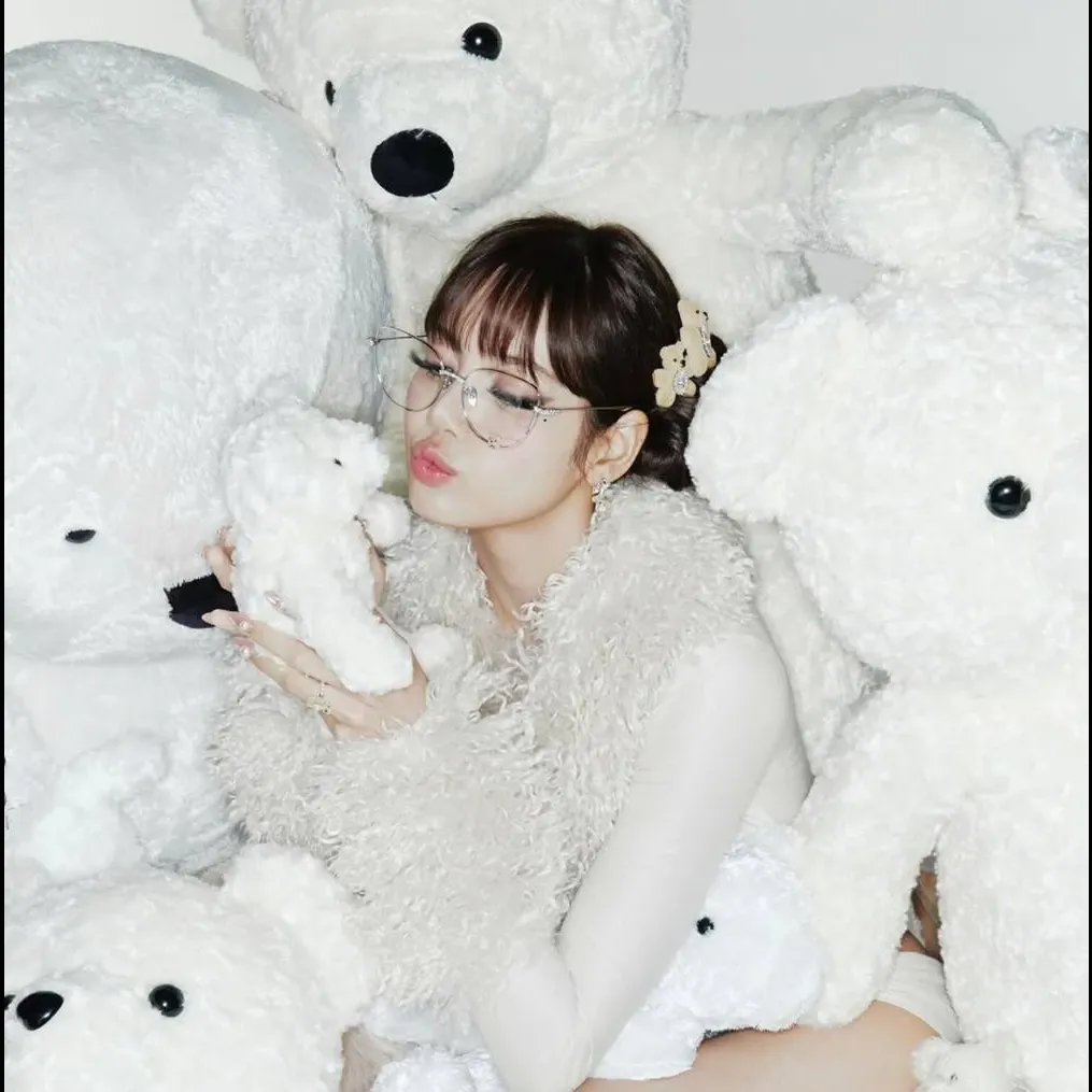 Momen yang diabadikan oleh penggemar Lisa (BLACKPINK)