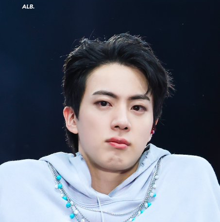 Potret di balik layar Jin (BTS)