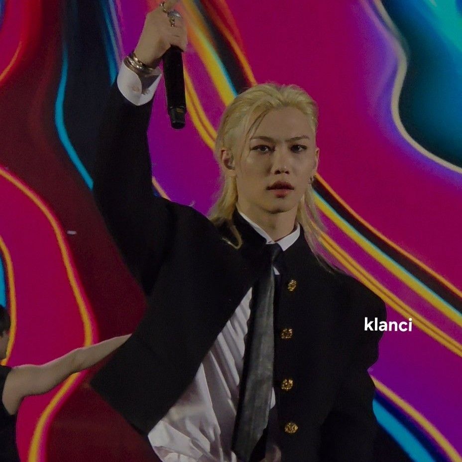 Latest photo of Felix (Stray Kids)