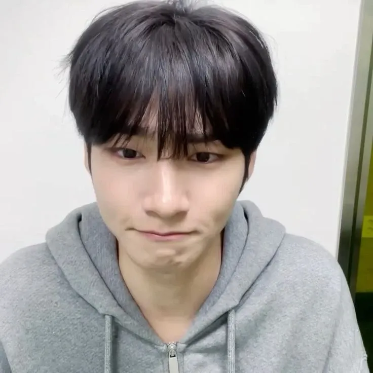 A moment captured by Jeff (EPEX)'s fan