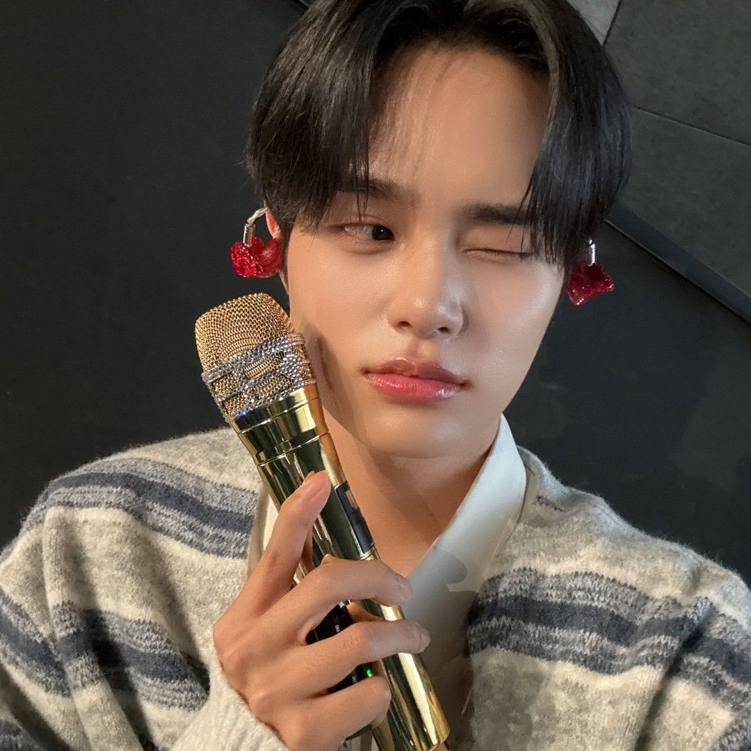 이대휘 (AB6IX)의 최신 사진