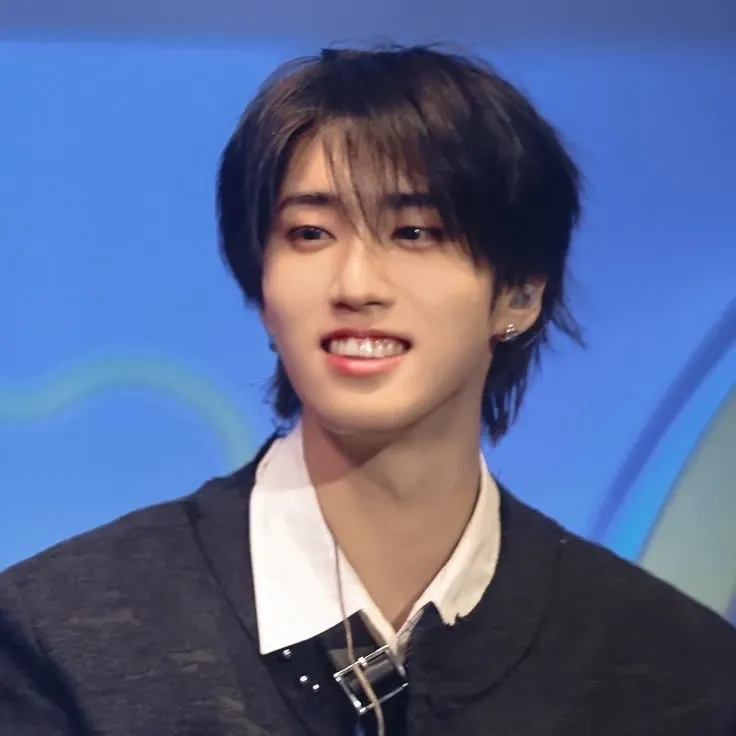 Behind-the-scenes cut of HAN (Stray Kids)