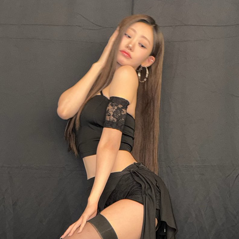 Latest photo of Julie (KISS OF LIFE)