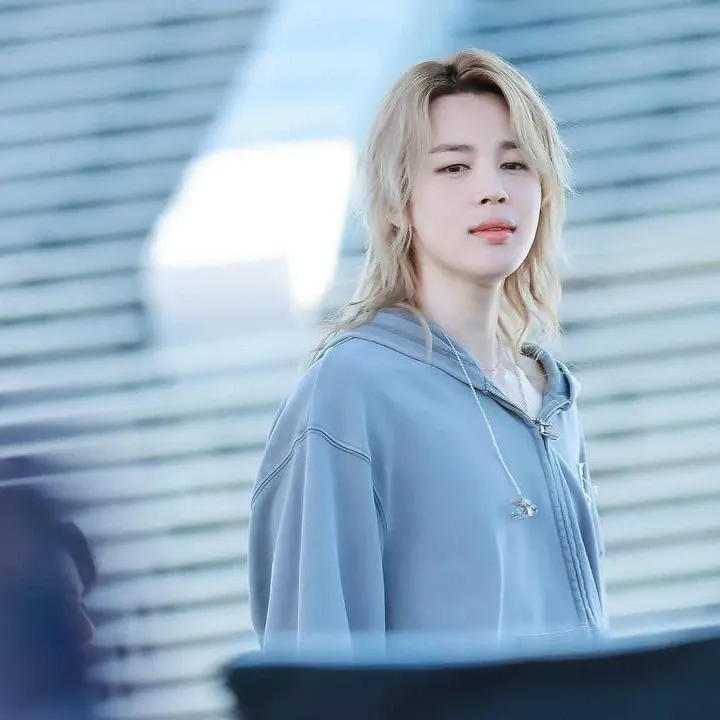 Behind-the-scenes cut of BTS