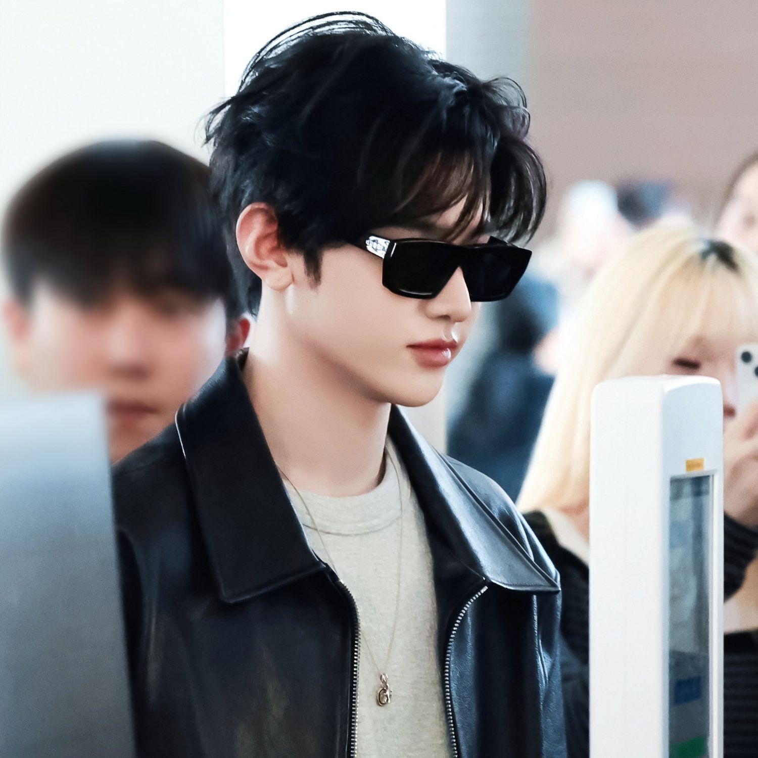 Behind-the-scenes cut of Zhang Hao (ZEROBASEONE)