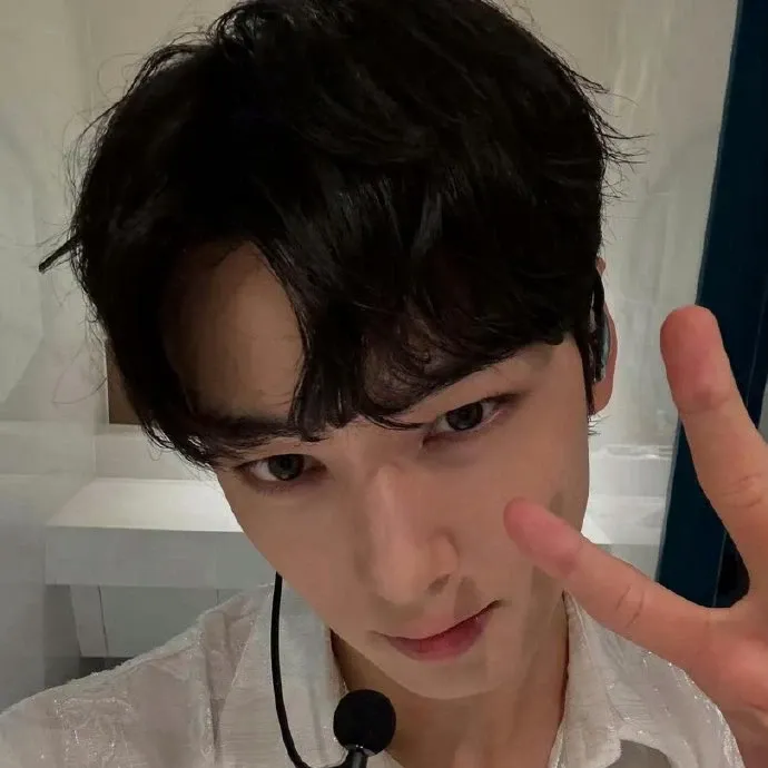 Latest photo of Eunwoo (ASTRO)