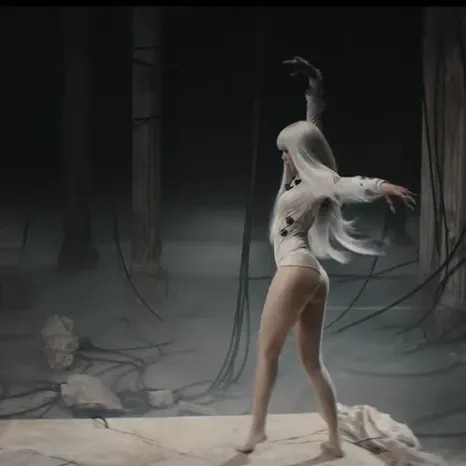 Momen yang diabadikan oleh penggemar Lisa (BLACKPINK)