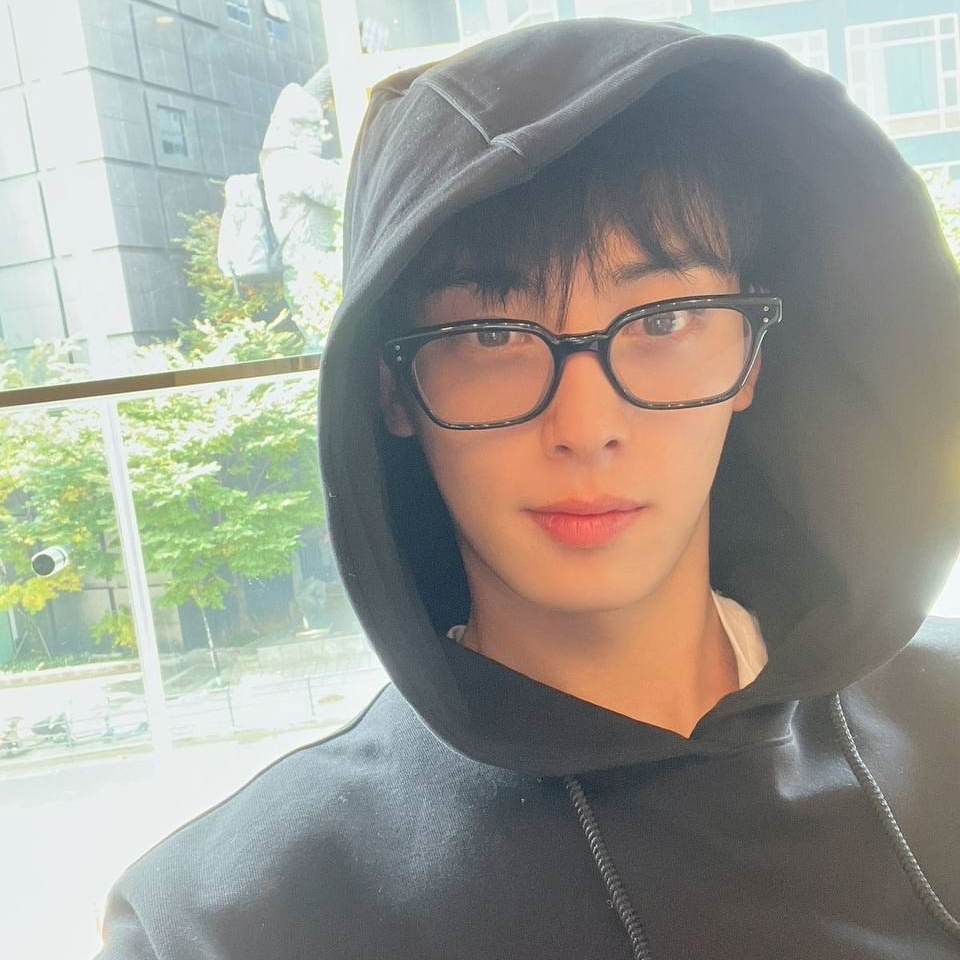 A moment captured by Eunwoo (ASTRO)'s fan