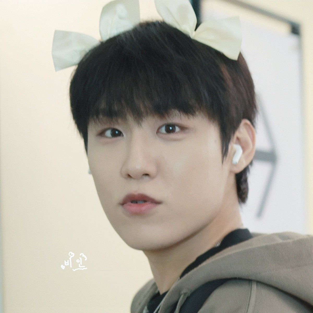 Behind-the-scenes cut of Park Woojin (AB6IX)