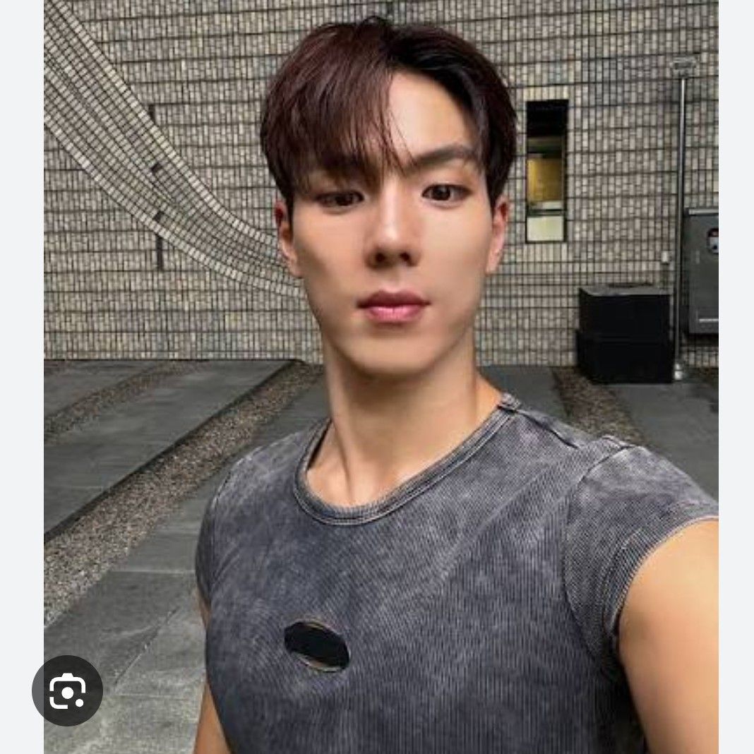 A moment captured by Shownu (MONSTA X)'s fan