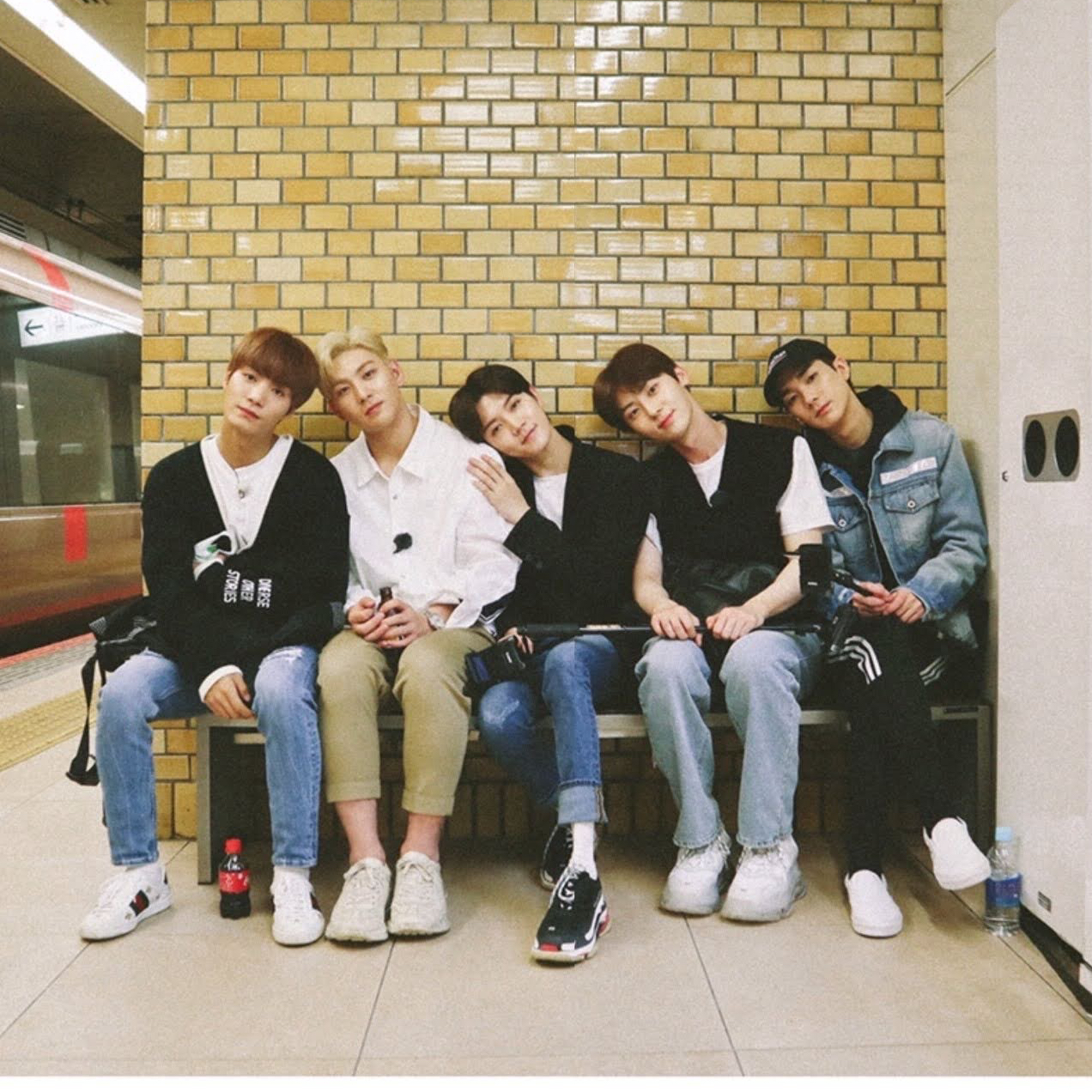 A moment captured by NU'EST's fan